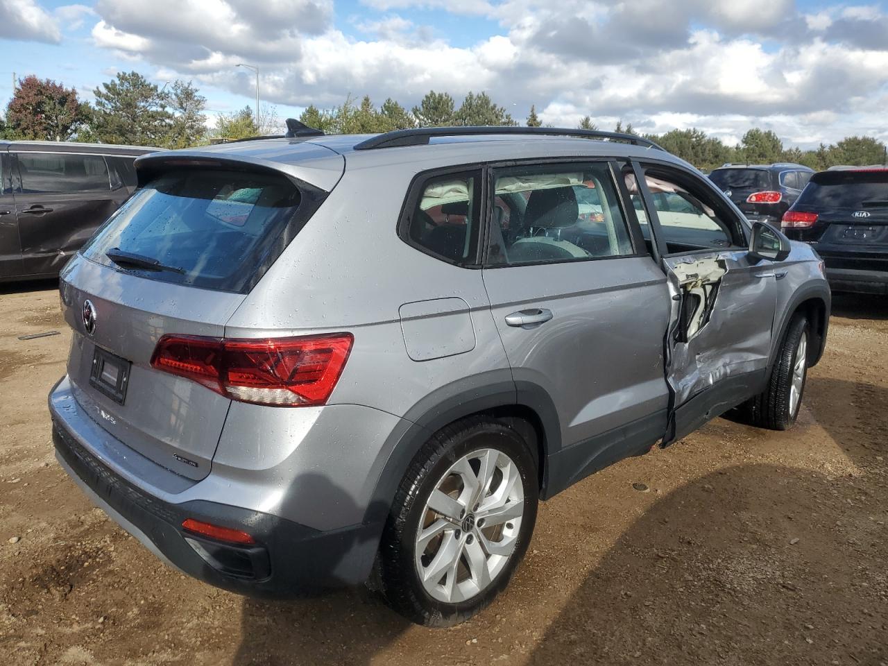 2023 VOLKSWAGEN TAOS S - Фото 3