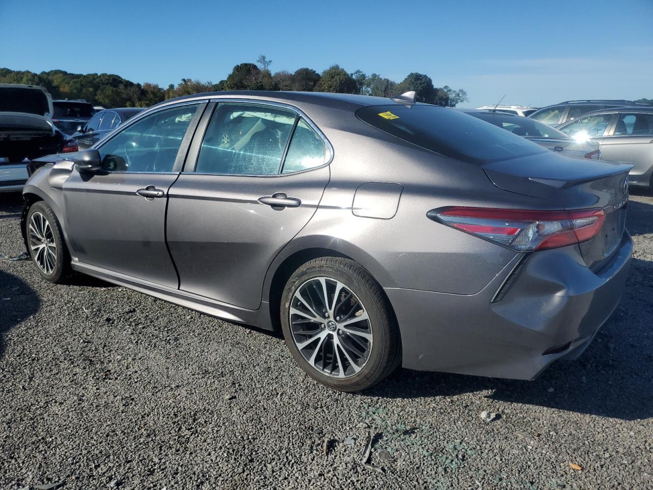 2019 TOYOTA CAMRY L - Фото 2