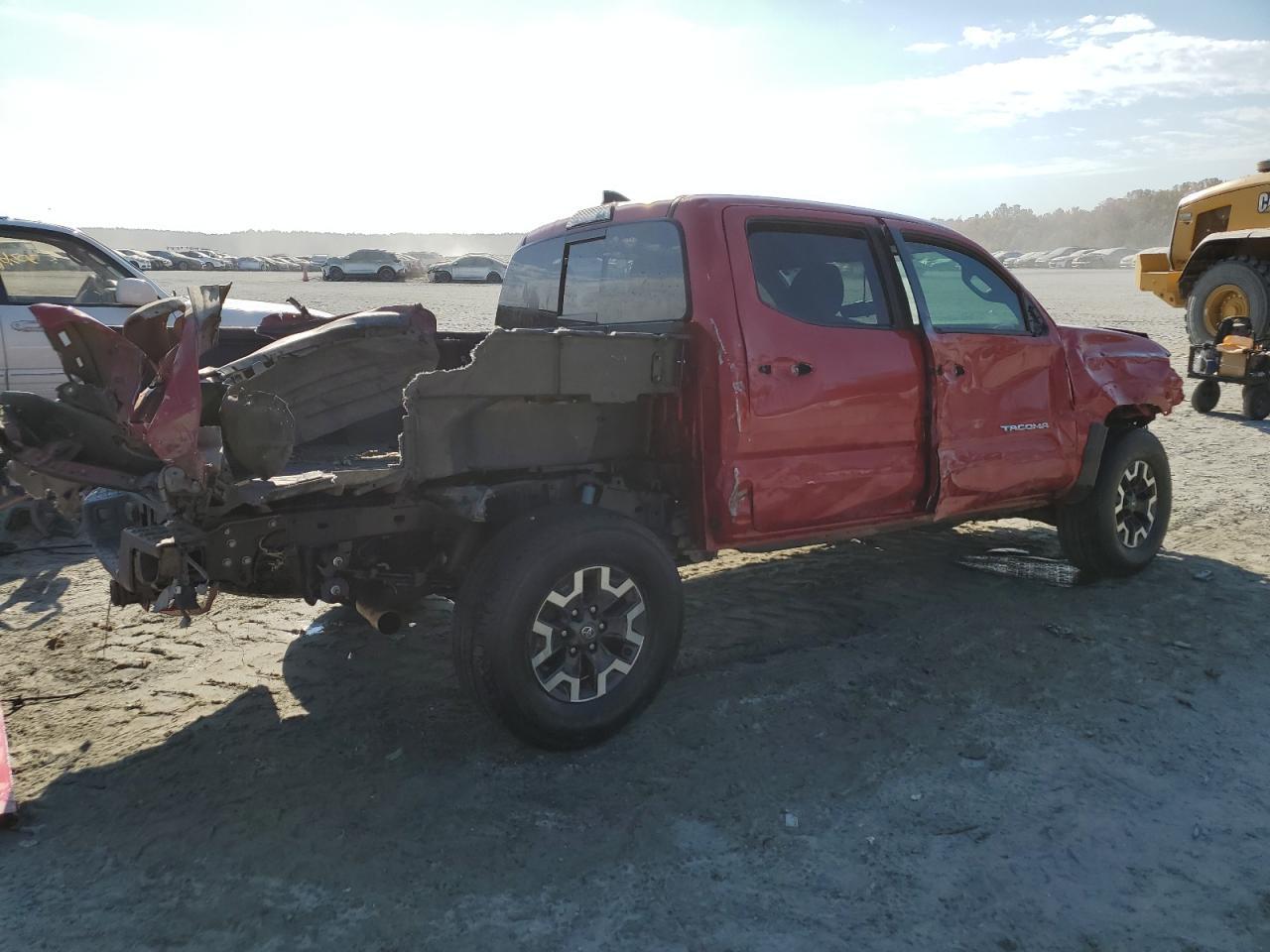 2017 TOYOTA TACOMA DOU - Фото 3