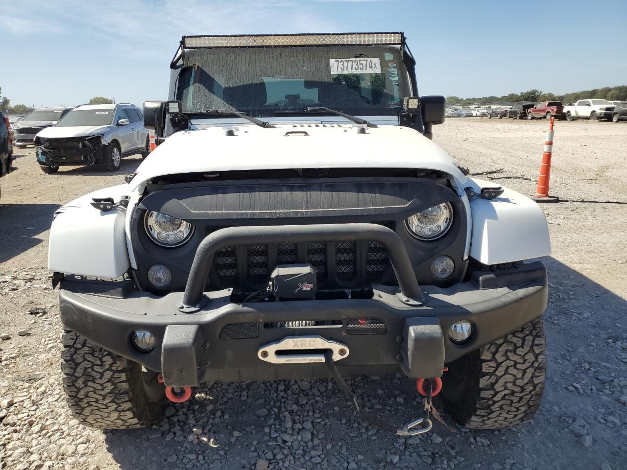 2017 JEEP WRANGLER U - Фото 5