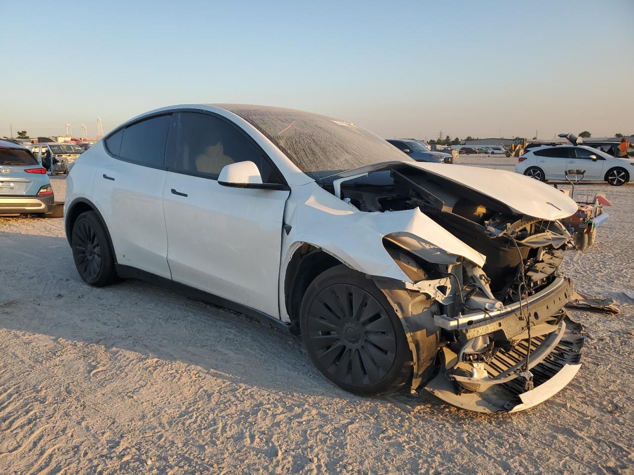 2023 TESLA MODEL Y - Фото 4
