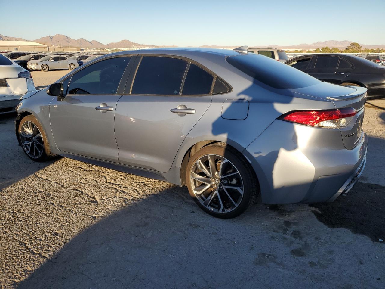 2020 TOYOTA COROLLA SE - Фото 2