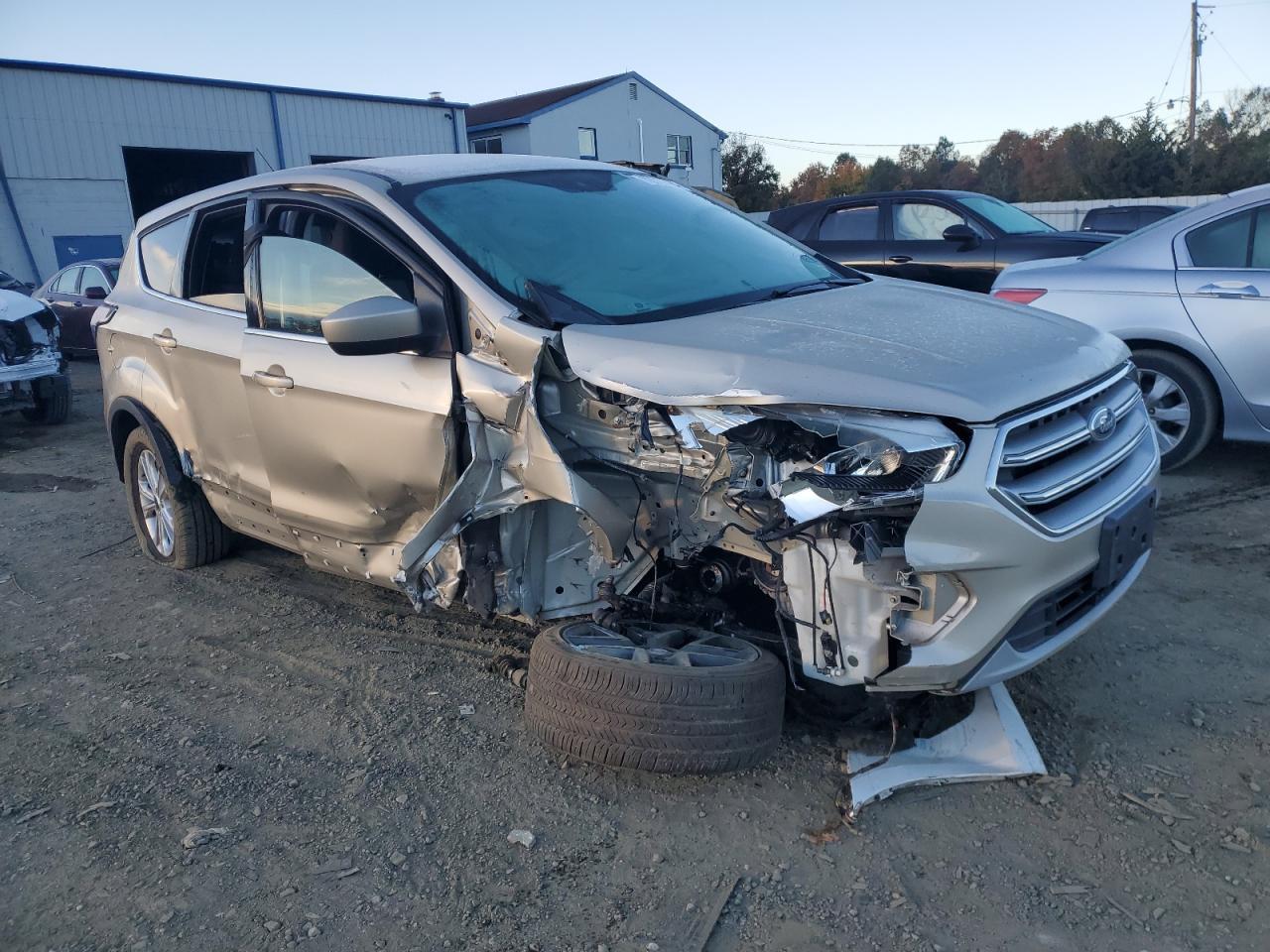 2017 FORD ESCAPE SE - Фото 4