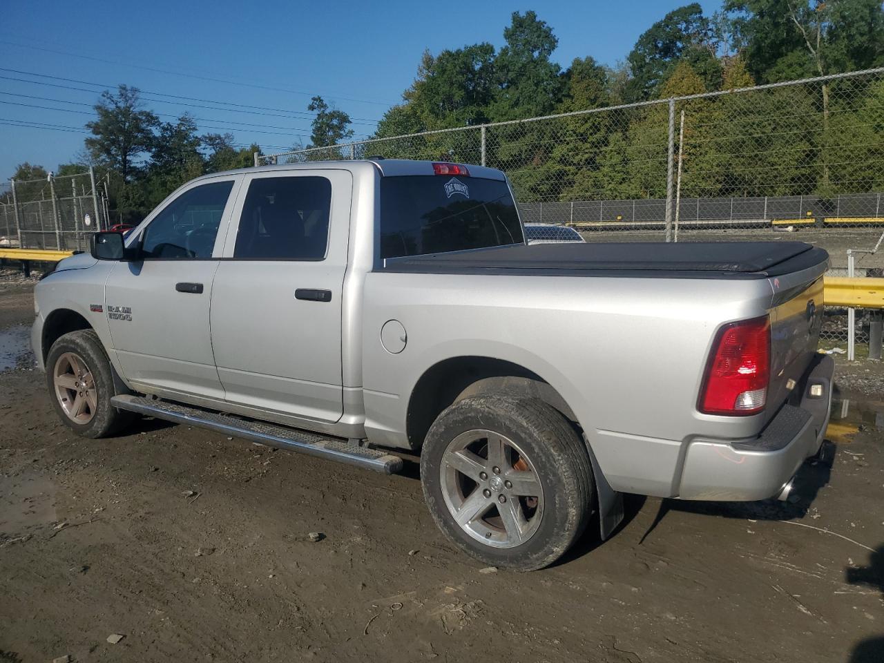 2015 RAM 1500 ST - Image 2