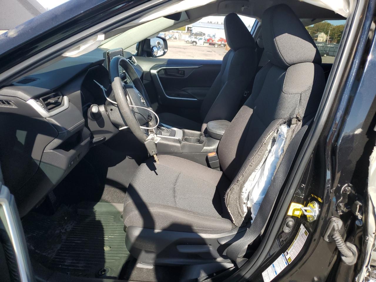 2021 TOYOTA RAV4 LE - Image 7