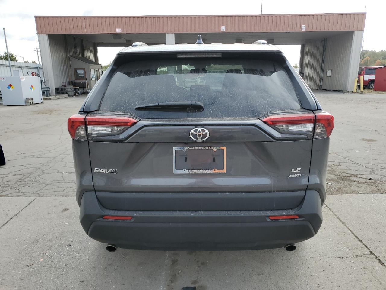 2021 TOYOTA RAV4 LE - Фото 6