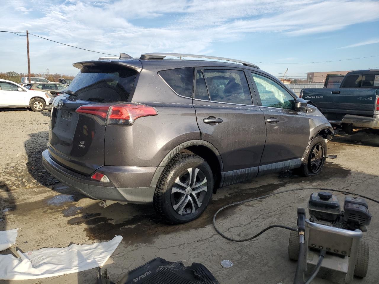 2016 TOYOTA RAV4 LE - Фото 3
