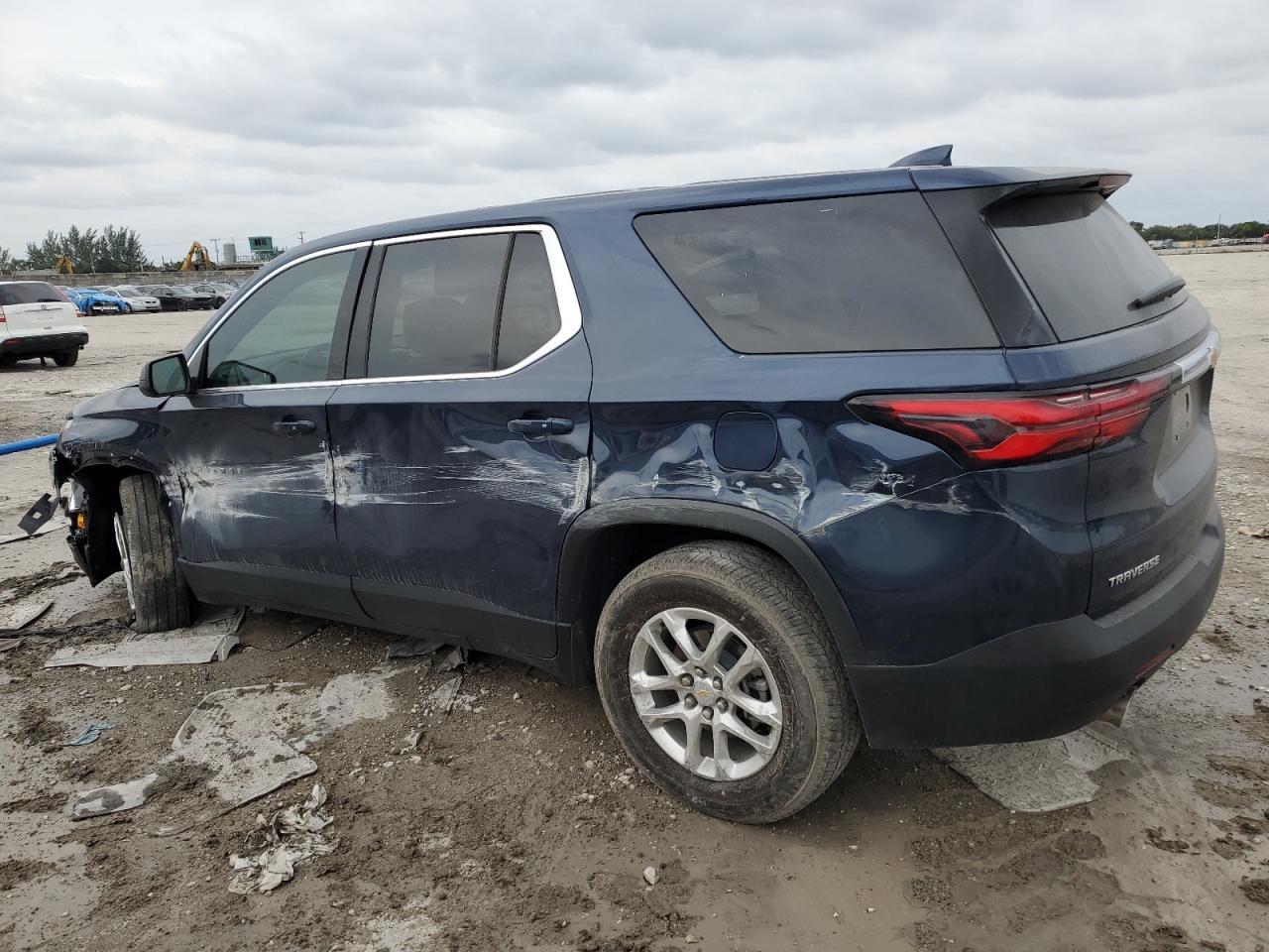 2023 CHEVROLET TRAVERSE L - Фото 2