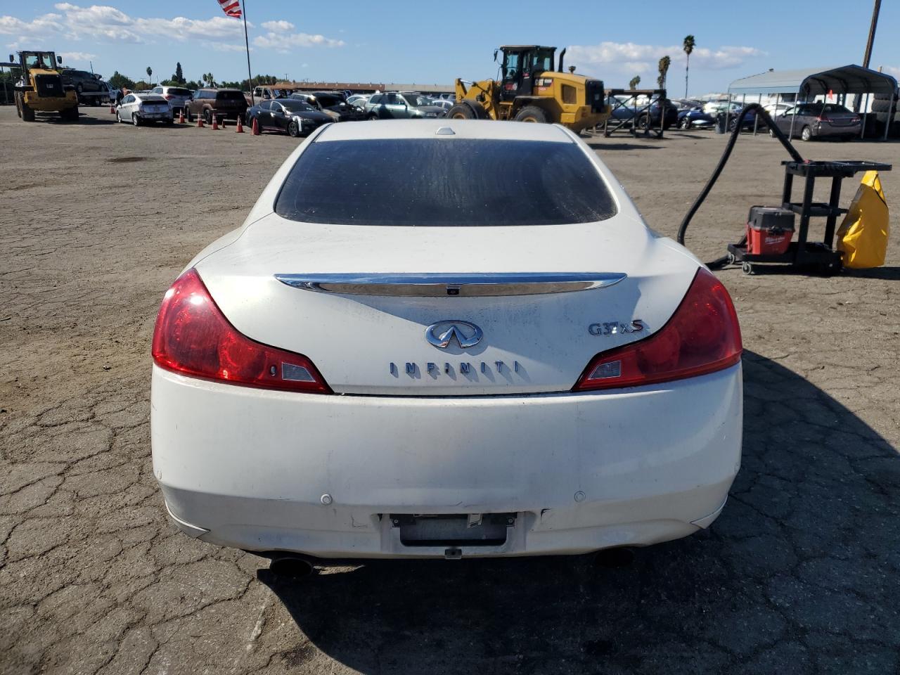 2011 INFINITI G37 - Image 6