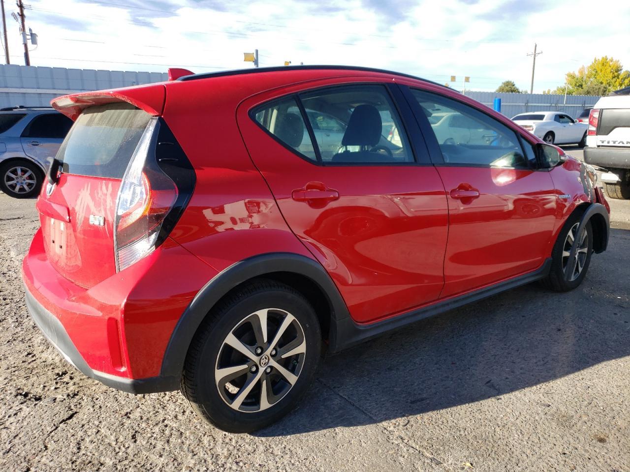 2018 TOYOTA PRIUS C - Фото 3