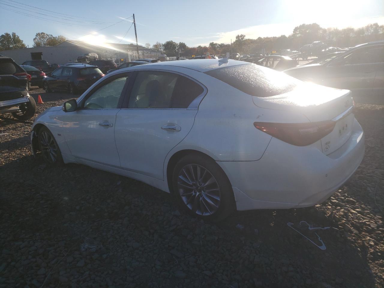 2018 INFINITI Q50 LUXE - Фото 2