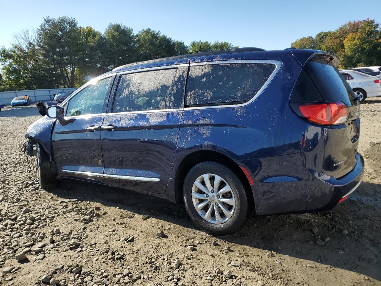 2017 CHRYSLER PACIFICA T - Image 2
