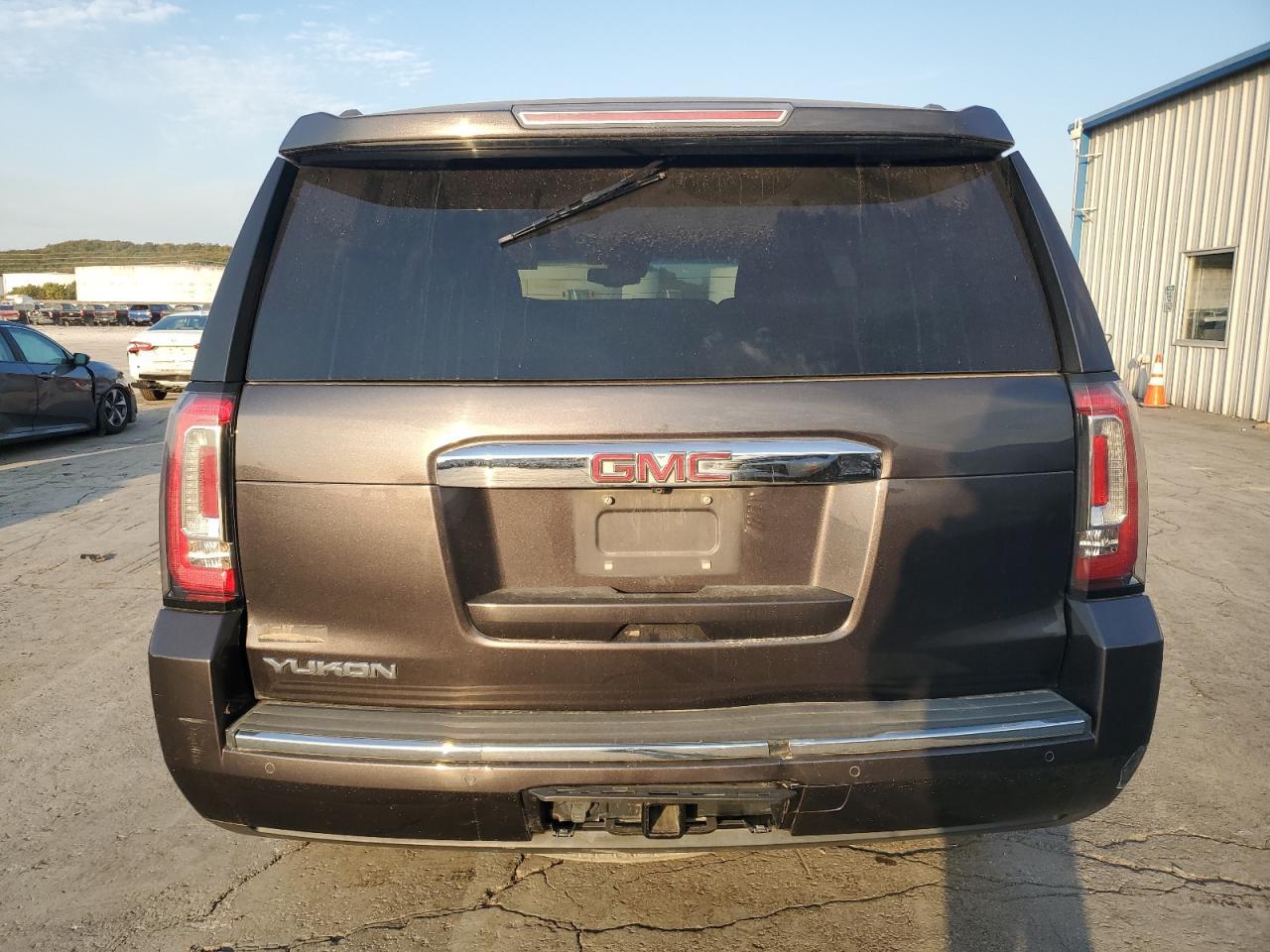 2017 GMC YUKON DENA - Фото 6