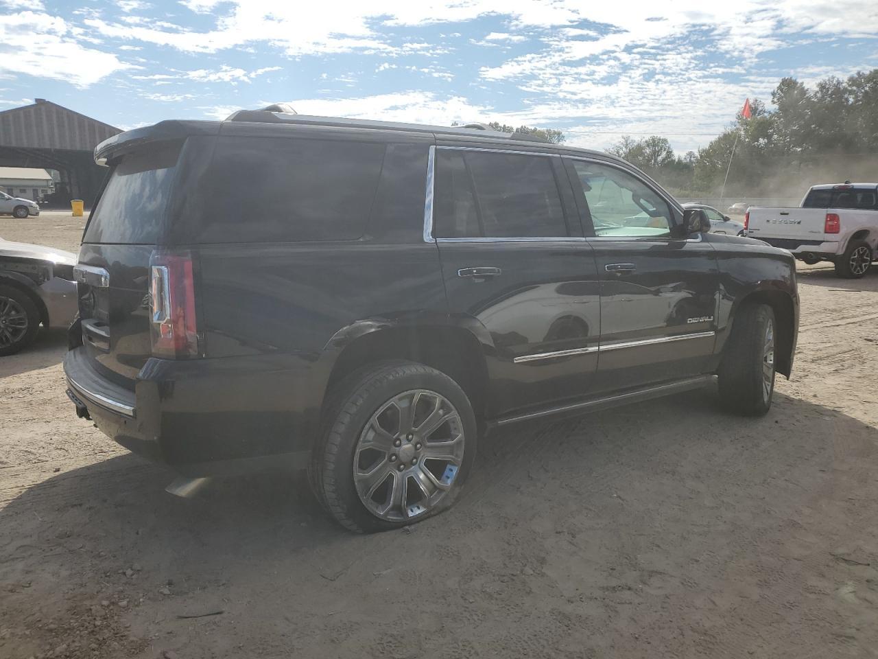 2016 GMC YUKON DENA - Фото 3