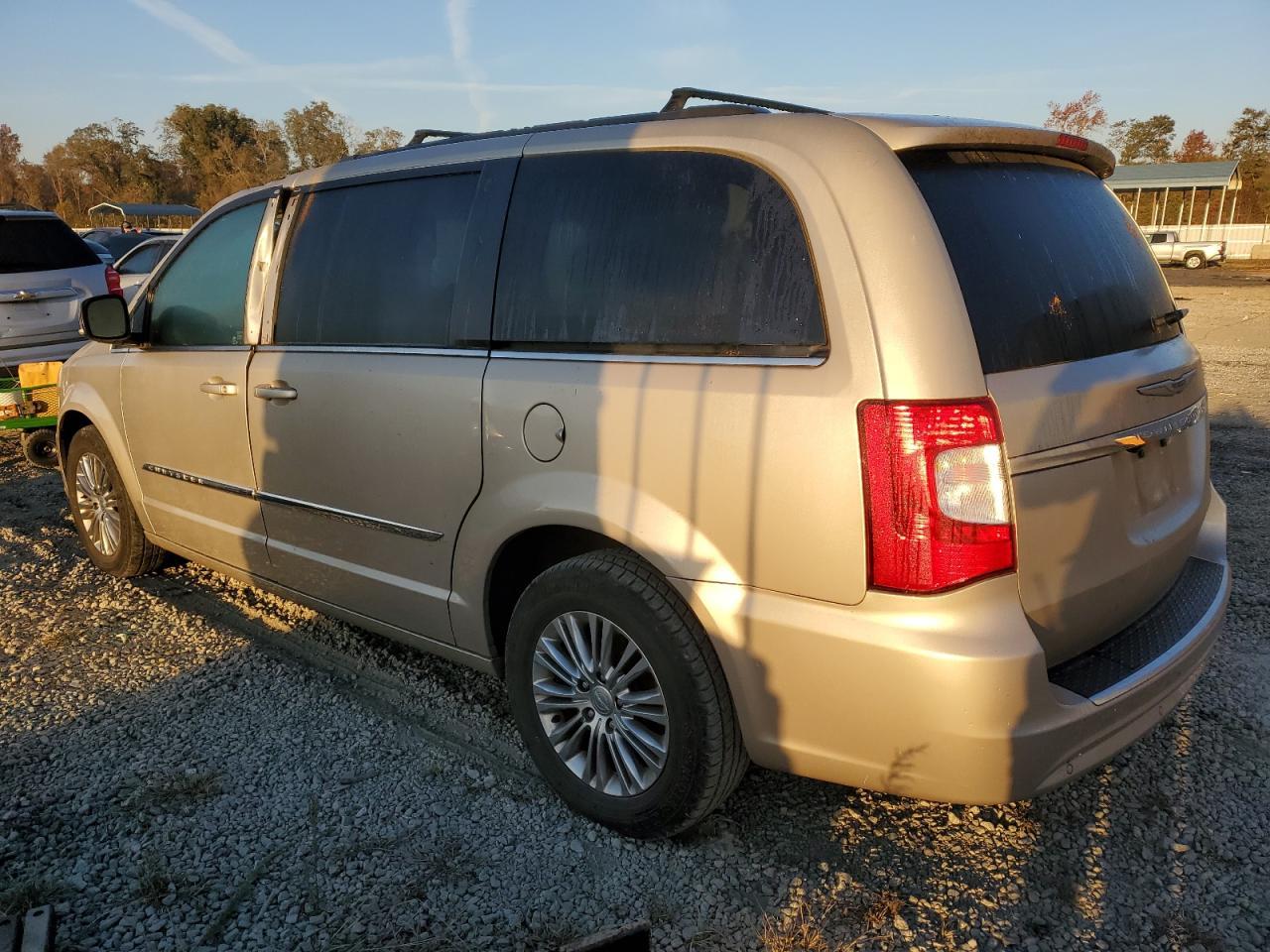 2014 CHRYSLER TOWN & COU - Image 2