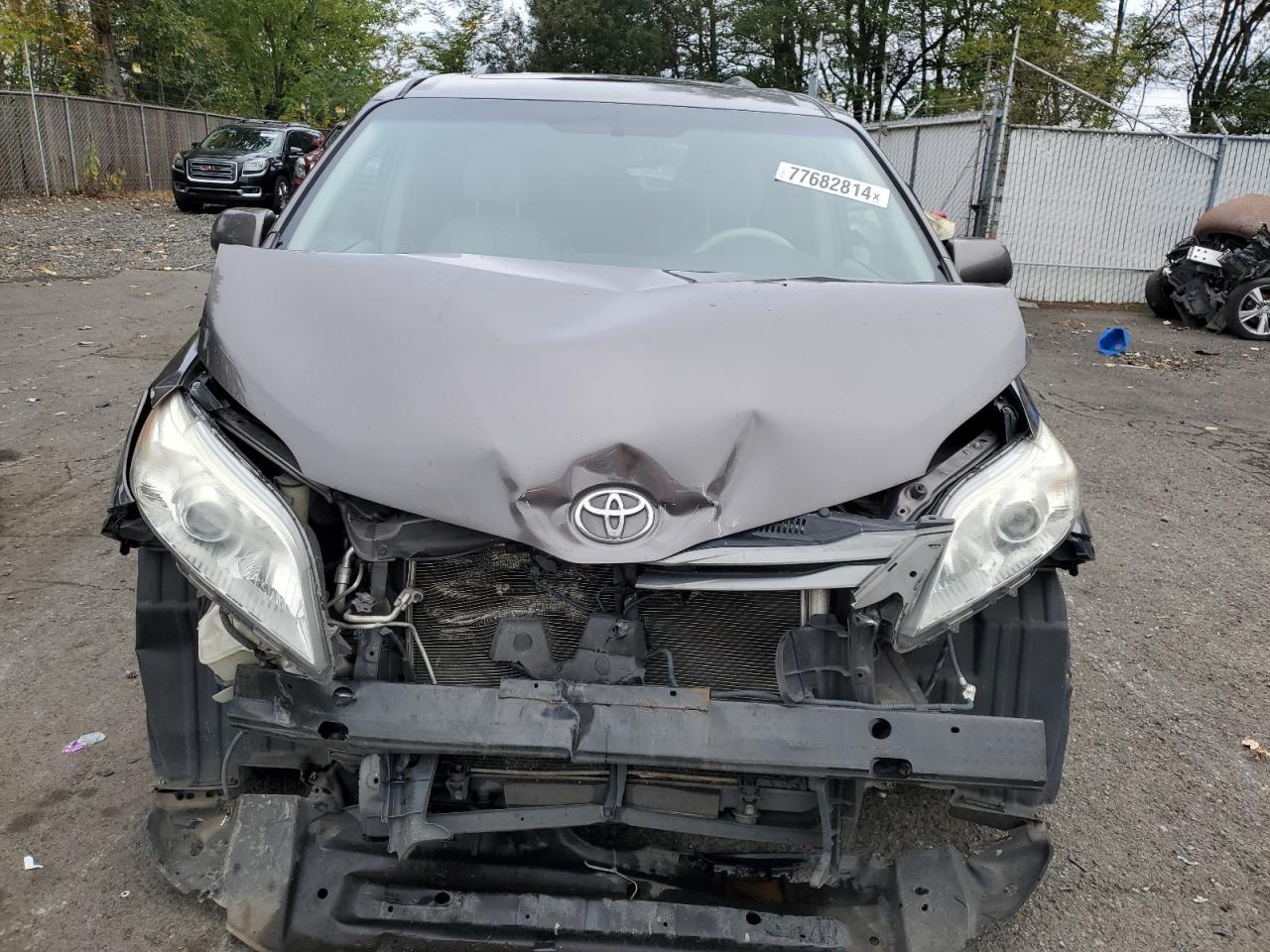 2013 TOYOTA SIENNA XLE - Фото 5