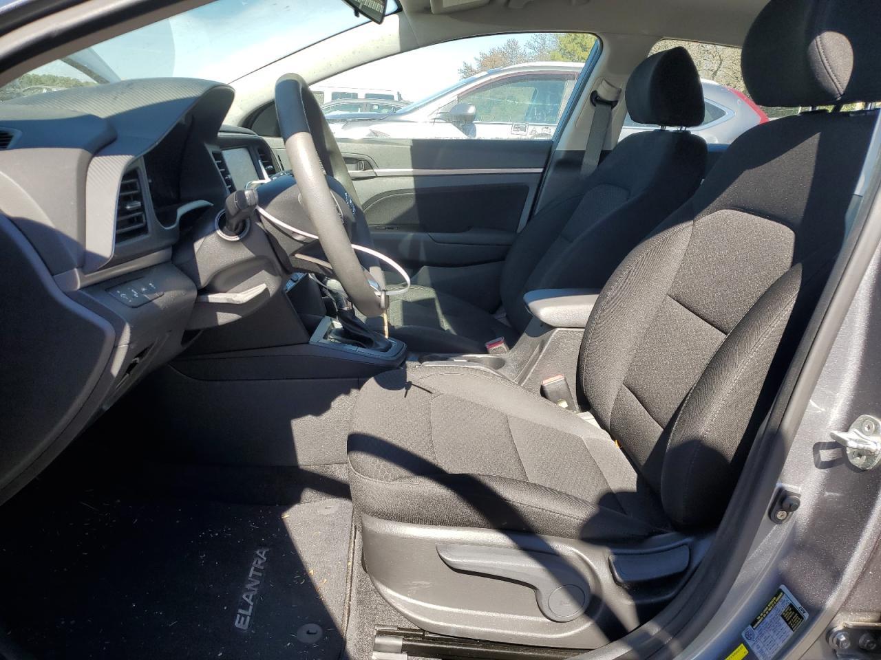 2019 HYUNDAI ELANTRA SE - Фото 7