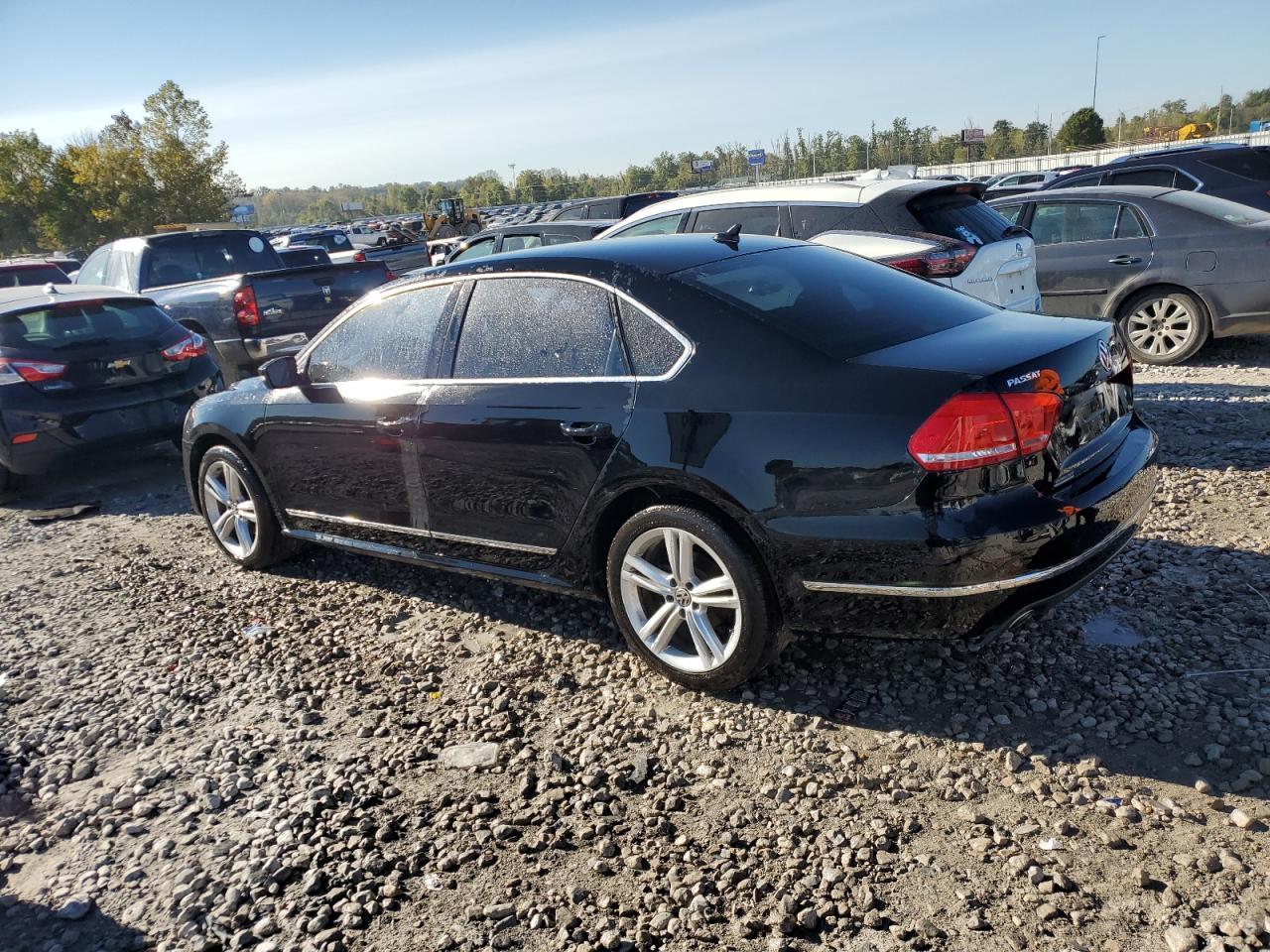 2014 VOLKSWAGEN PASSAT SEL - Фото 2