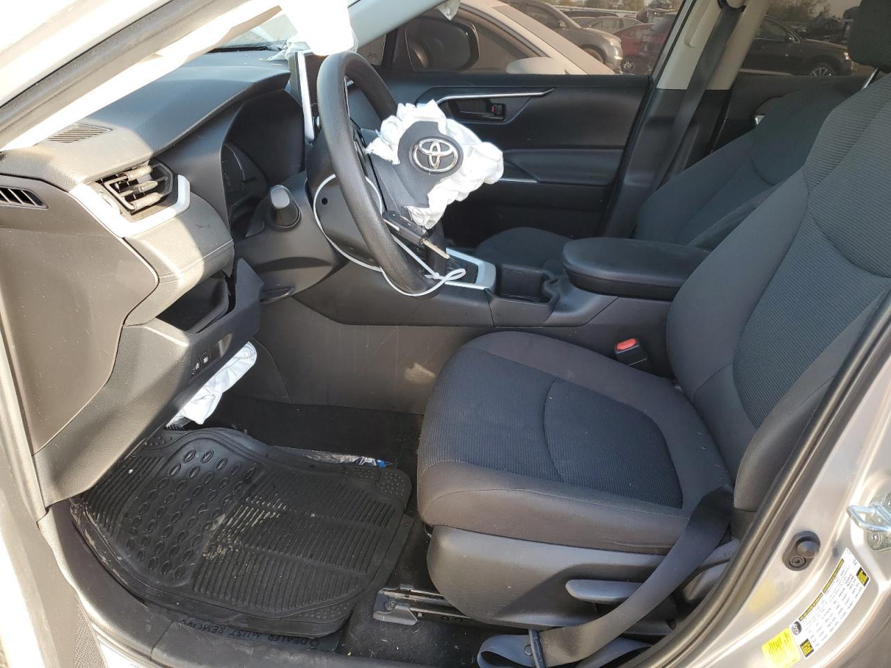 2023 TOYOTA RAV4 LE - Фото 7