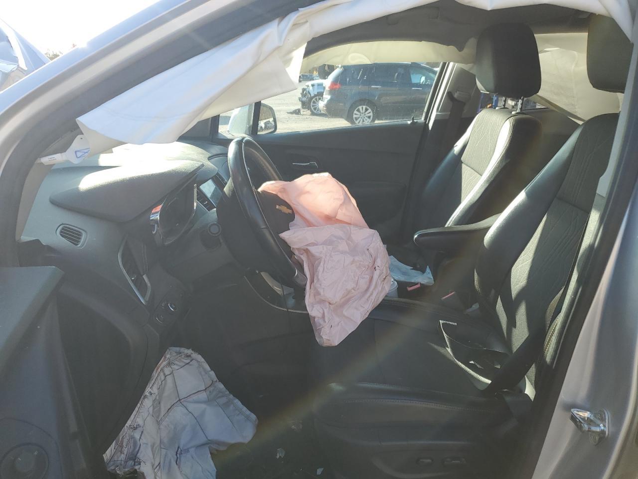 2018 CHEVROLET TRAX 1LT - Image 7