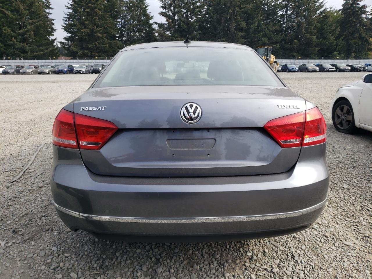 2013 VOLKSWAGEN PASSAT SEL - Image 6