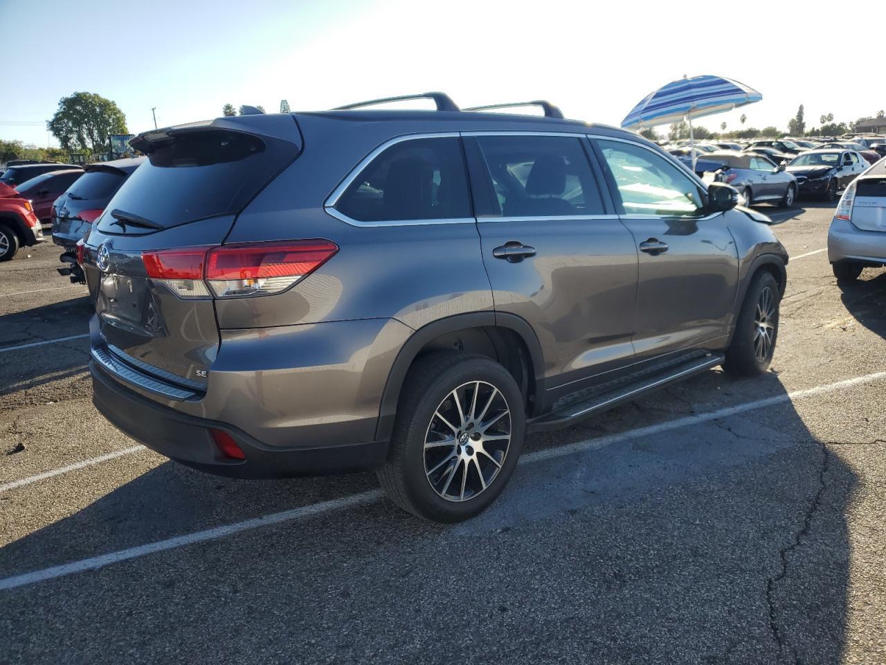 2018 TOYOTA HIGHLANDER - Image 3