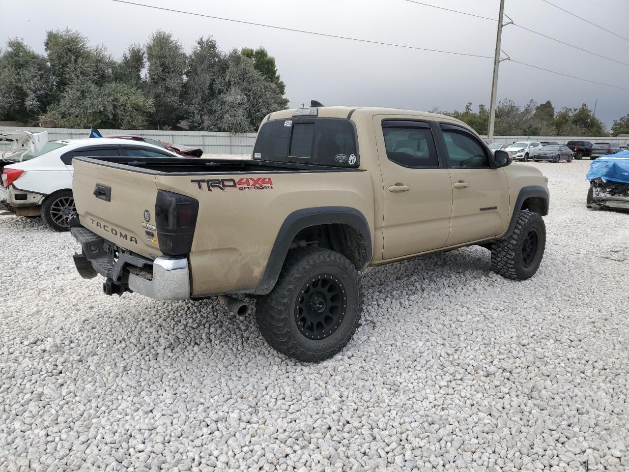 2017 TOYOTA TACOMA DOU - Фото 3