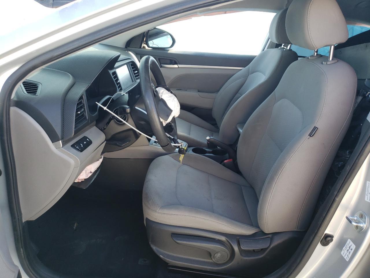 2019 HYUNDAI ELANTRA SE - Фото 7