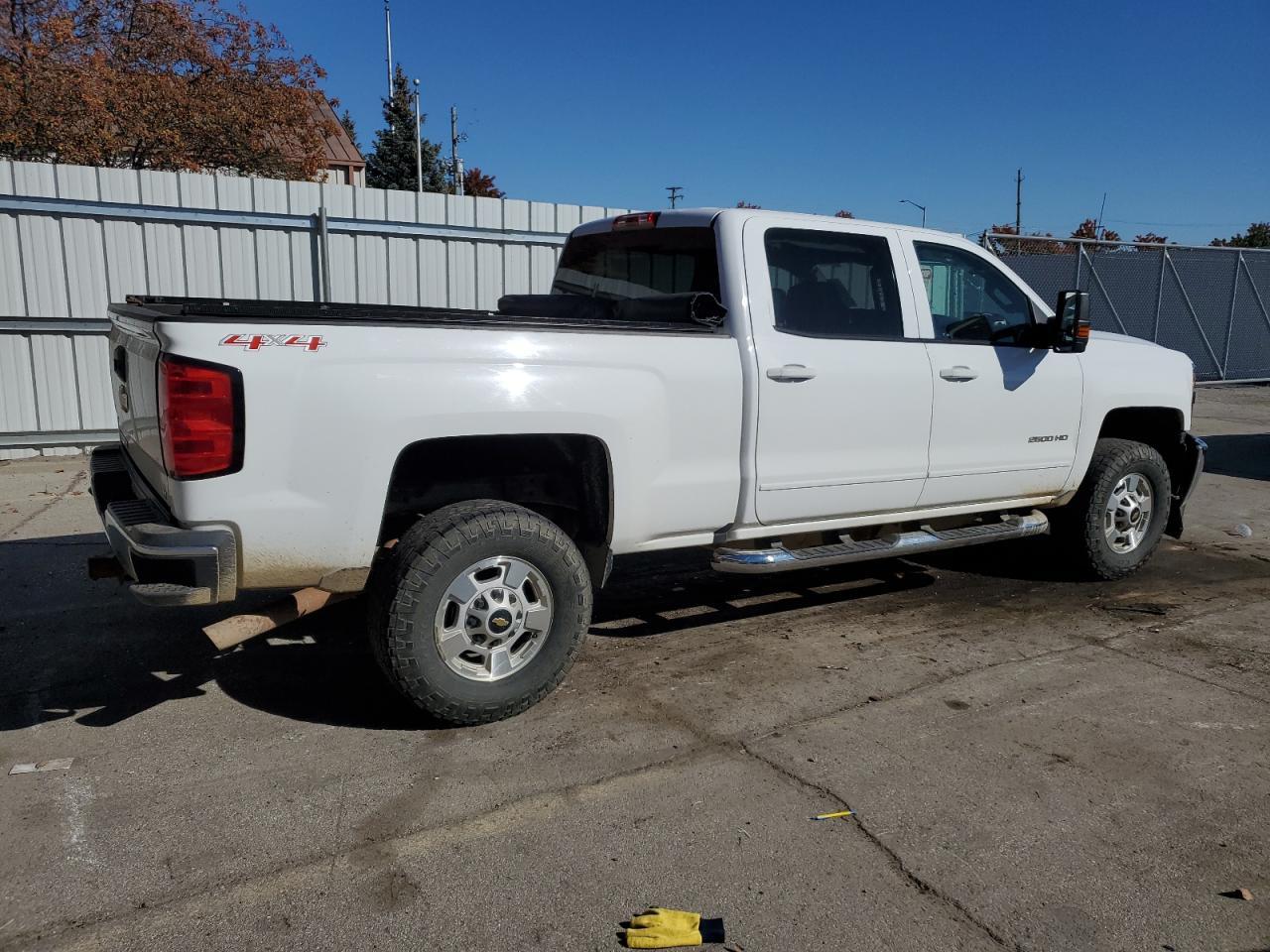 2016 CHEVROLET SILVERADO - Фото 3