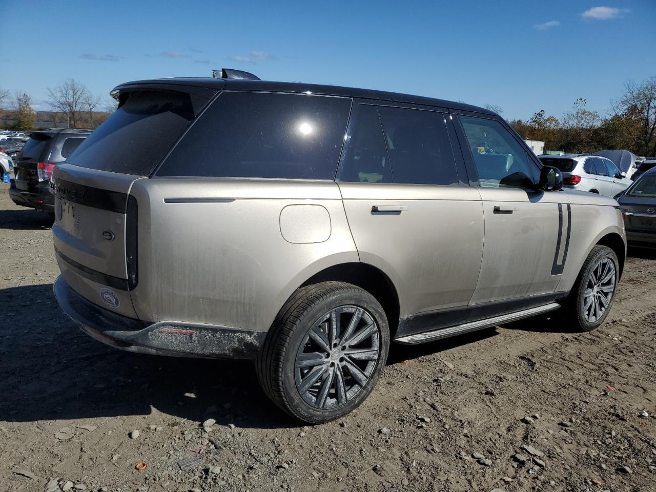 2023 LAND ROVER RANGE ROVE - Image 3