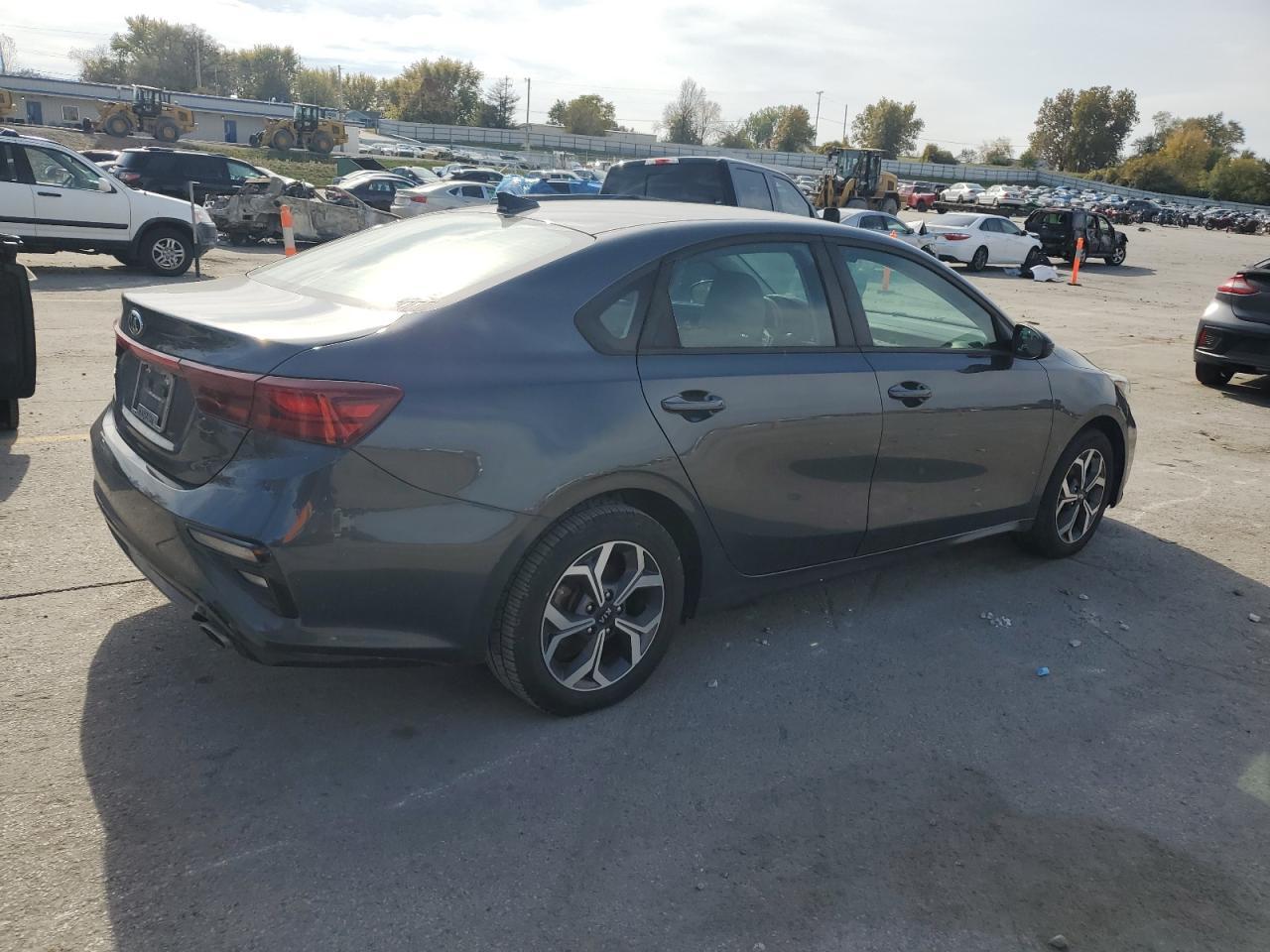 2020 KIA FORTE FE - Фото 3