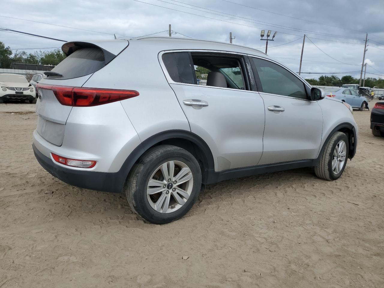 2017 KIA SPORTAGE L - Image 3
