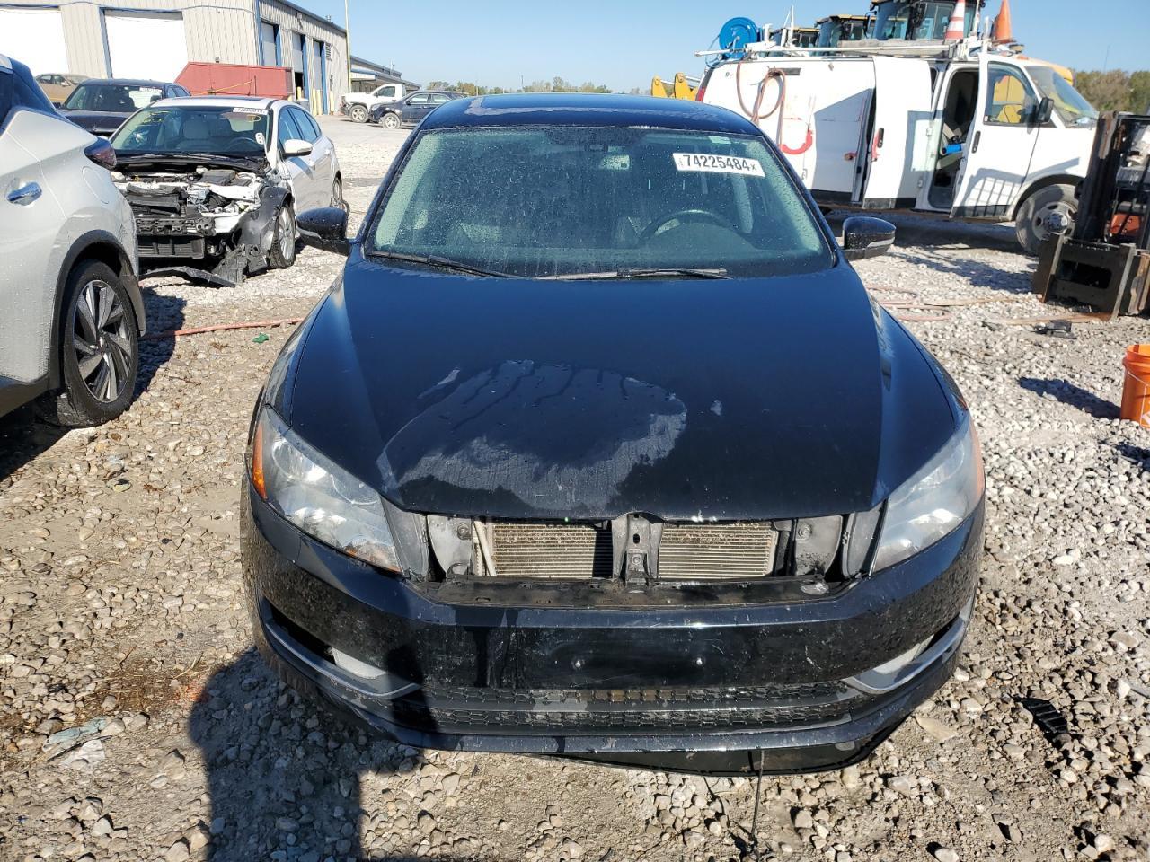 2014 VOLKSWAGEN PASSAT SEL - Фото 5