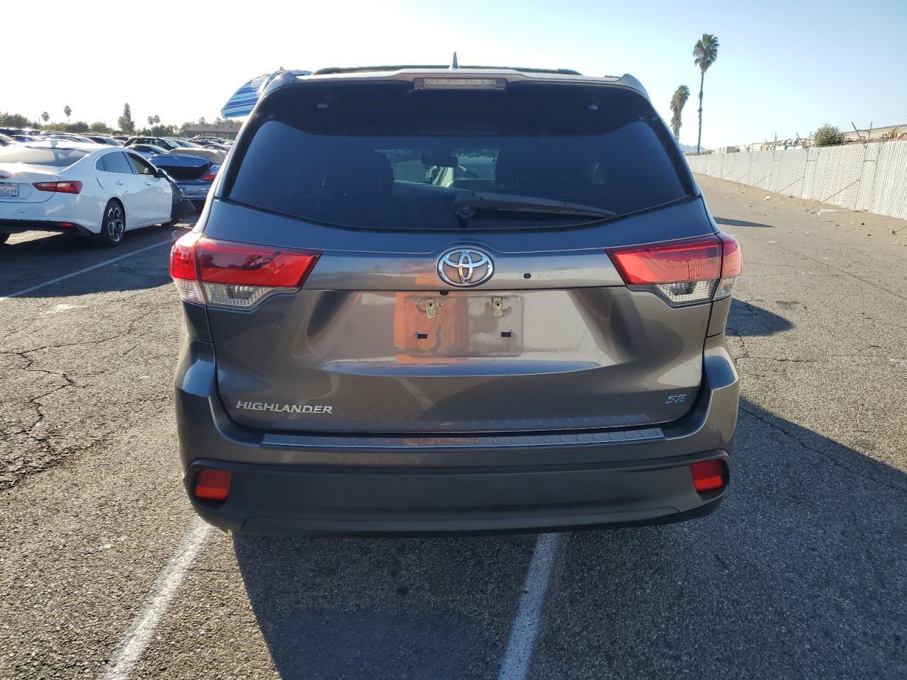 2018 TOYOTA HIGHLANDER - Image 6