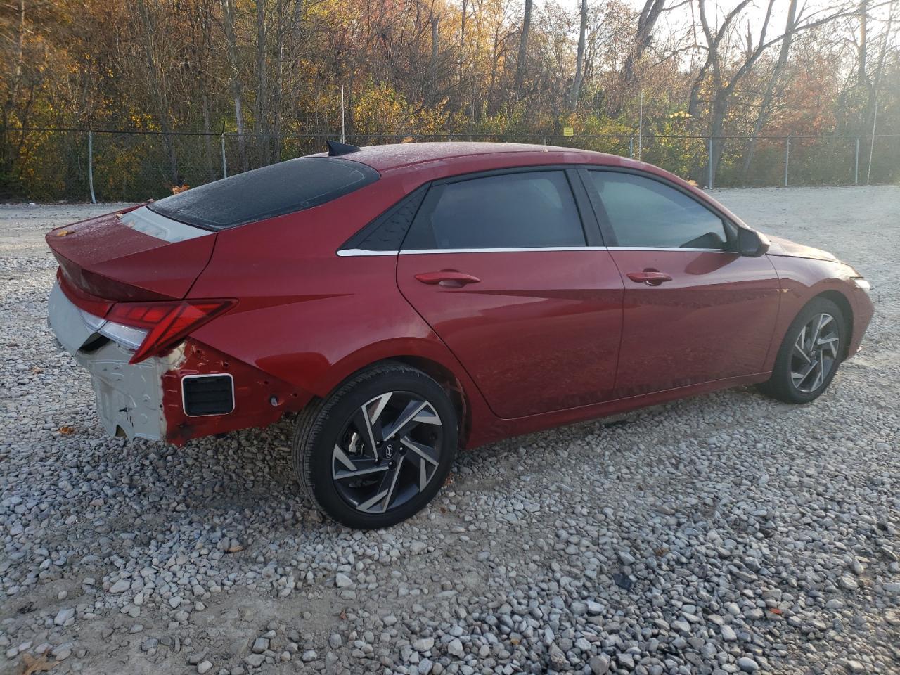 2024 HYUNDAI ELANTRA SE - Фото 3
