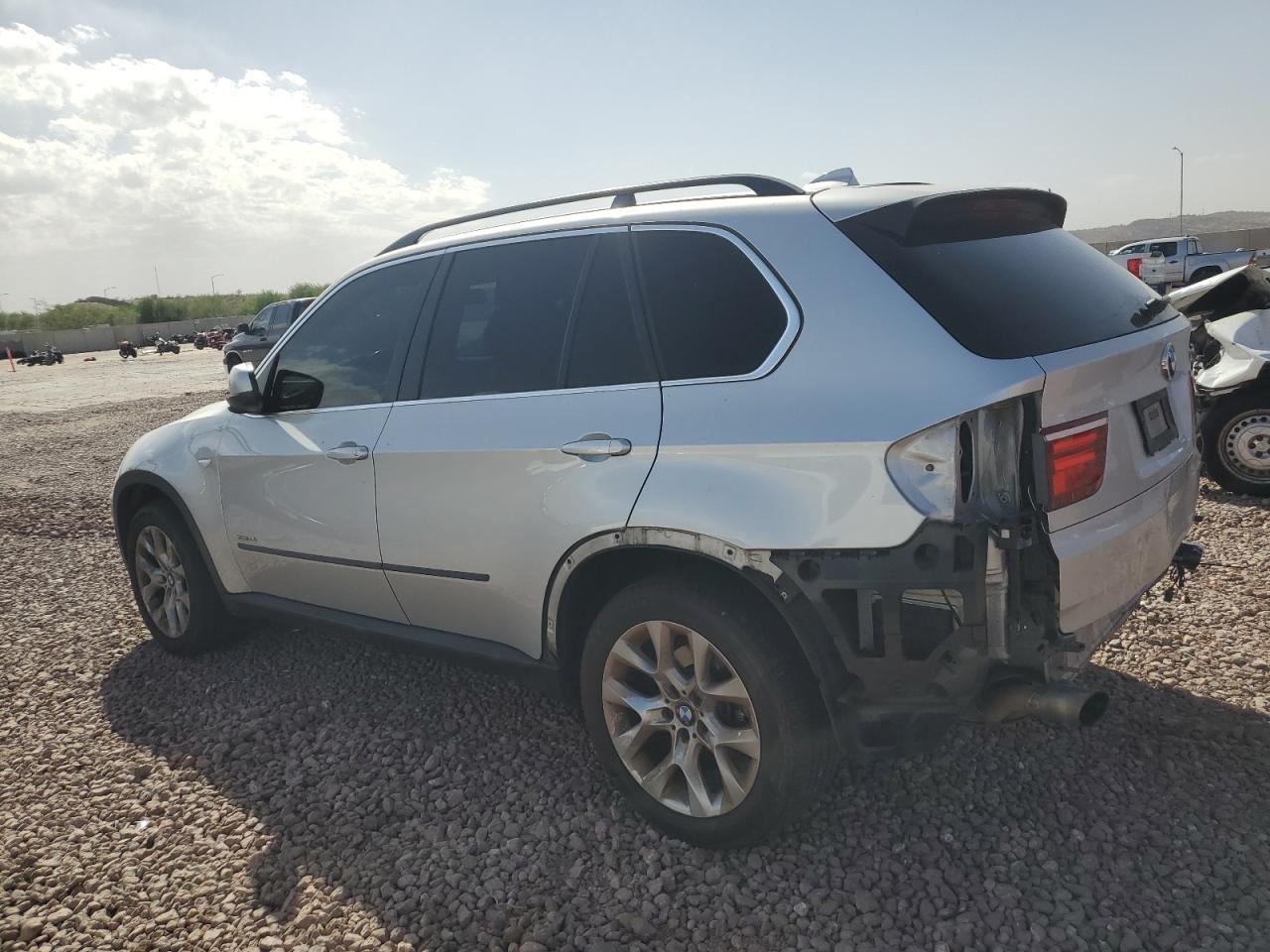 2013 BMW X5 XDRIVE3 - Фото 2