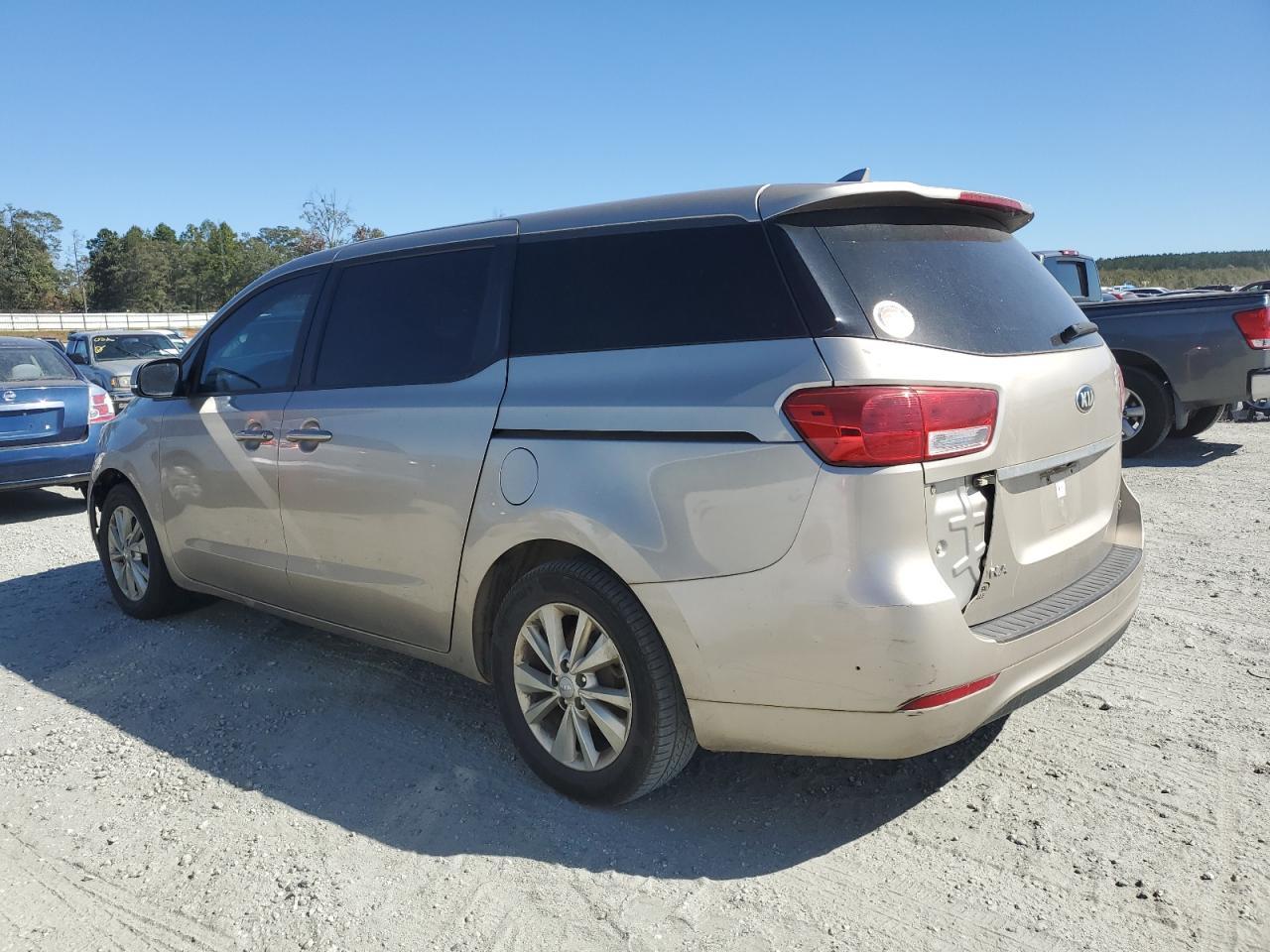 2017 KIA SEDONA LX - Фото 2