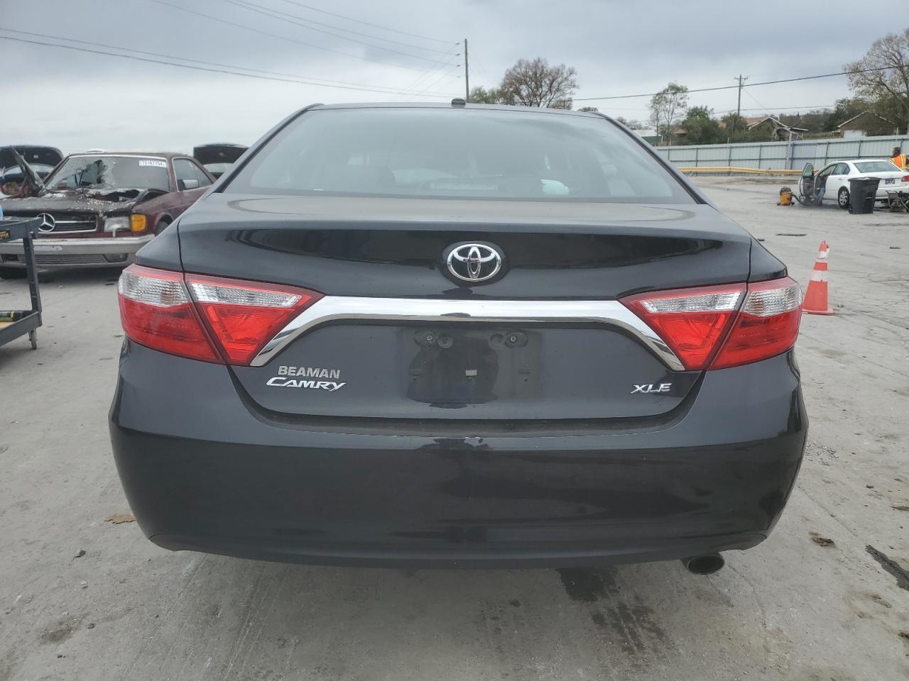 2017 TOYOTA CAMRY LE - Фото 6
