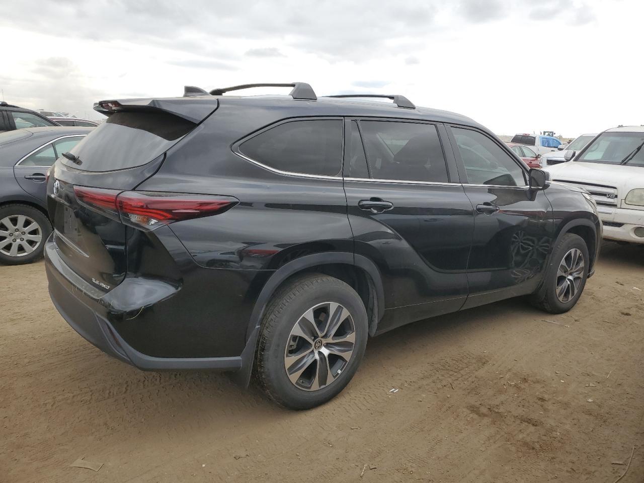2024 TOYOTA HIGHLANDER - Image 3