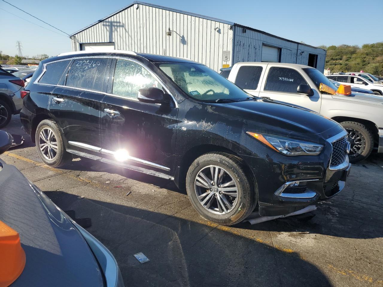 2017 INFINITI QX60 - Image 4
