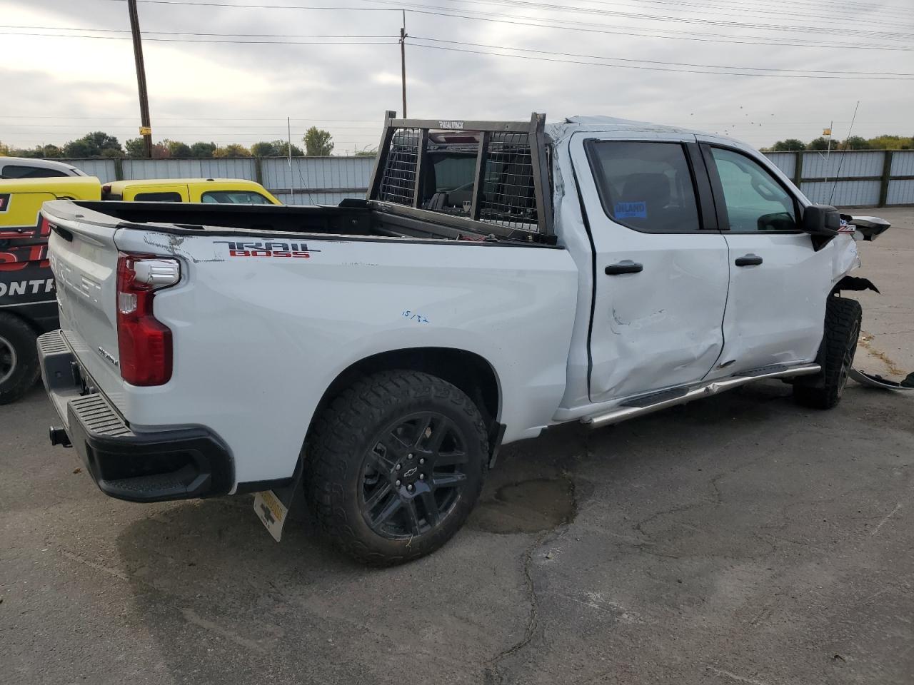 2024 CHEVROLET SILVERADO - Image 3
