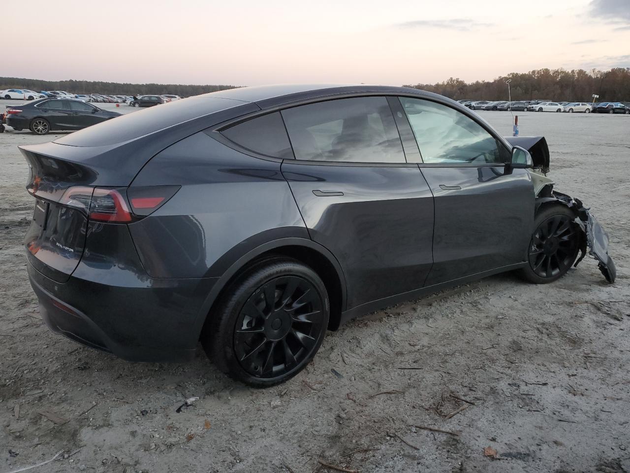 2024 TESLA MODEL Y - Фото 3