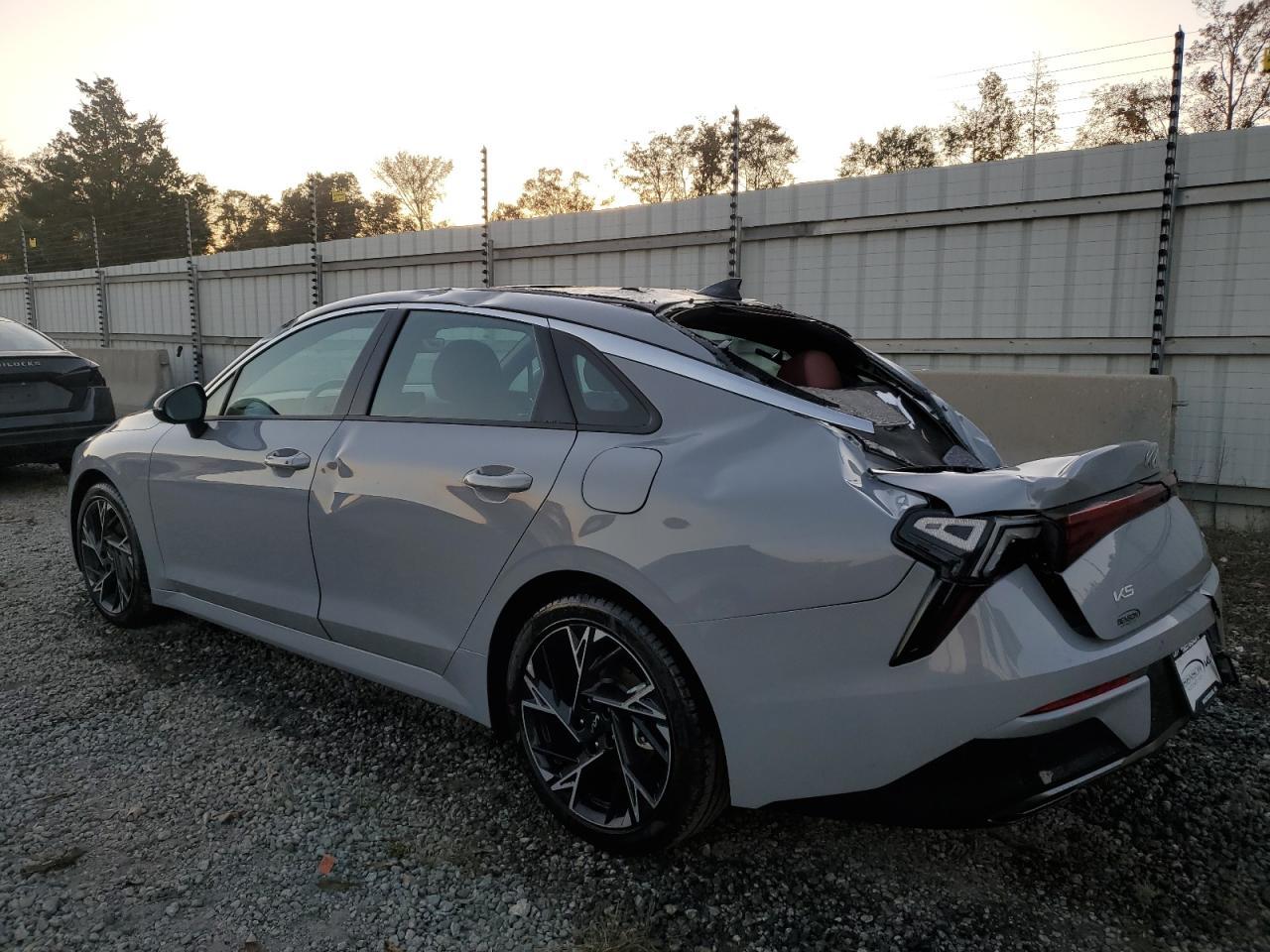 2025 KIA K5 GT LINE - Image 2