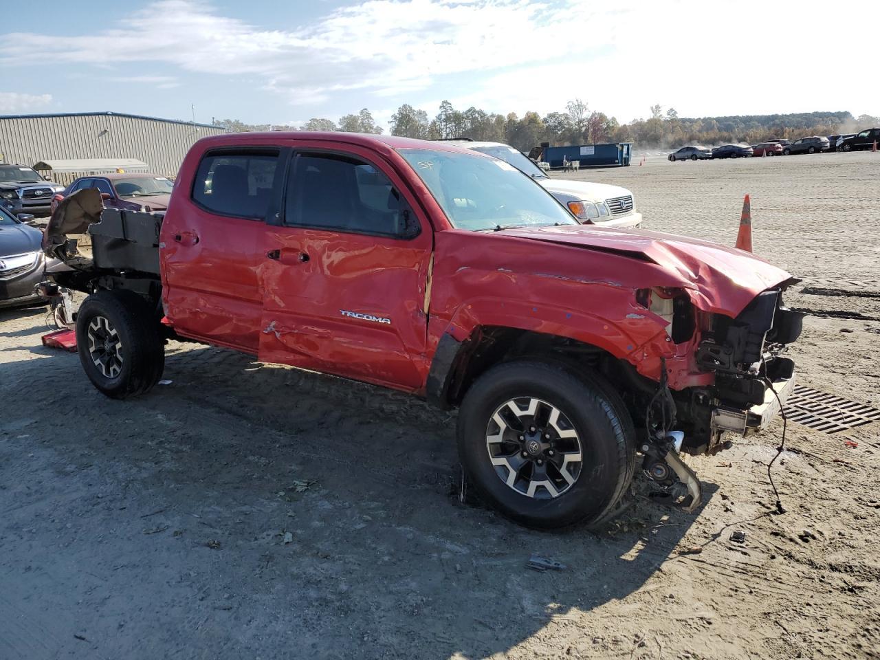 2017 TOYOTA TACOMA DOU - Фото 4