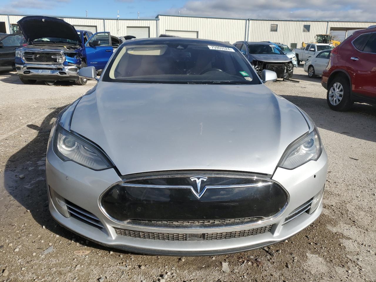 2015 TESLA MODEL S 85 - Image 5