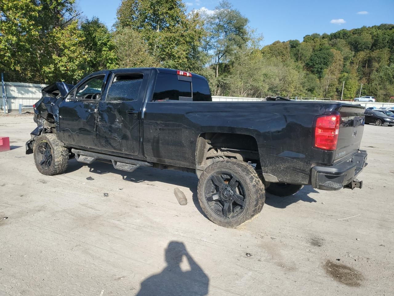 2017 CHEVROLET SILVERADO - Image 2