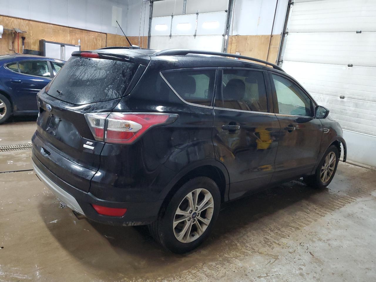 2017 FORD ESCAPE SE - Фото 3