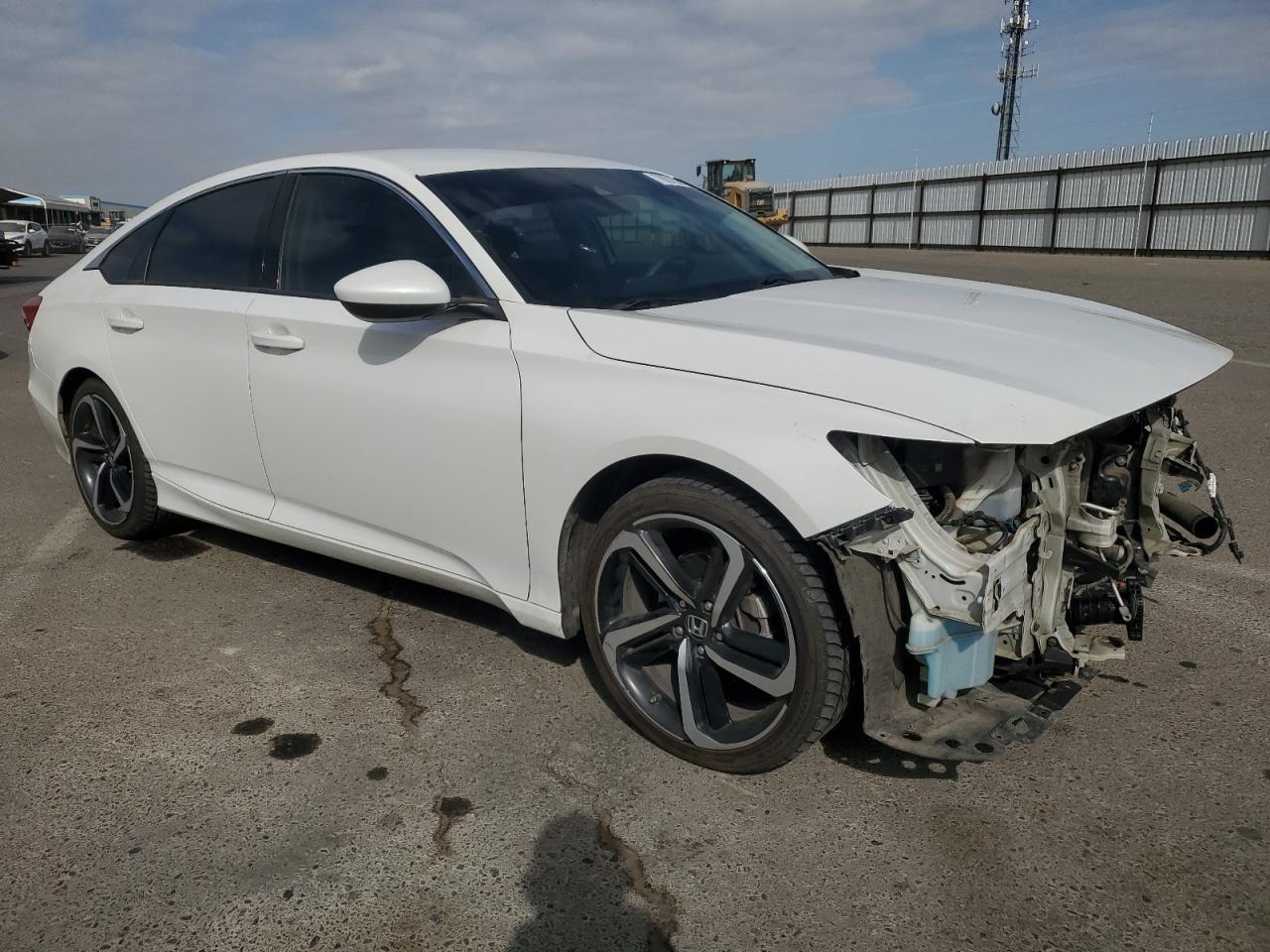 2018 HONDA ACCORD LX - Image 4