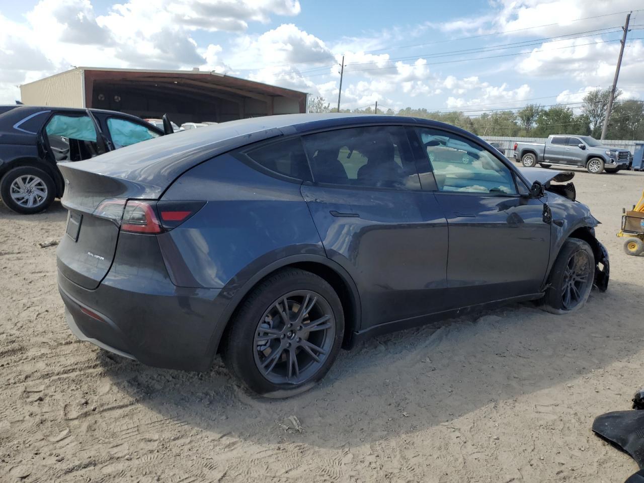 2024 TESLA MODEL Y - Image 3