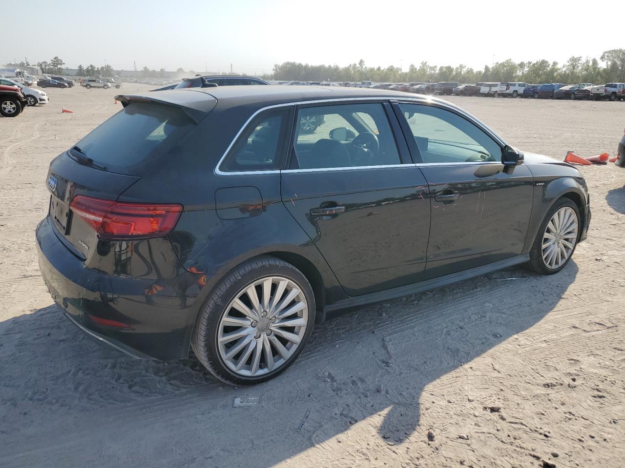 2017 AUDI A3 E-TRON - Image 3